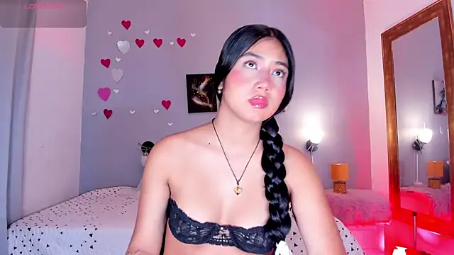 KimTaylorW online show from April 9, 3:30 am