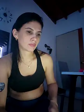 sashaaqueen online show from March 13, 5:23 am