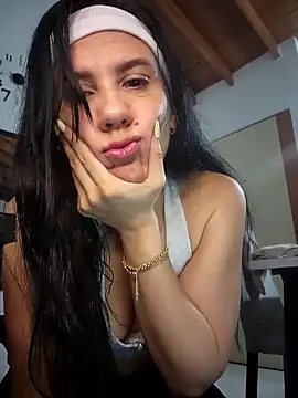 sashaaqueen online show from April 9, 2:24 am