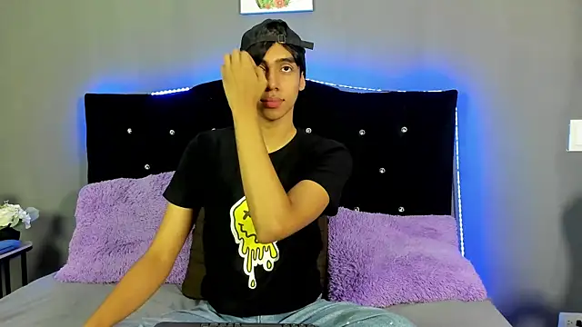 Eros Lux online show from May 6, 12:31 pm