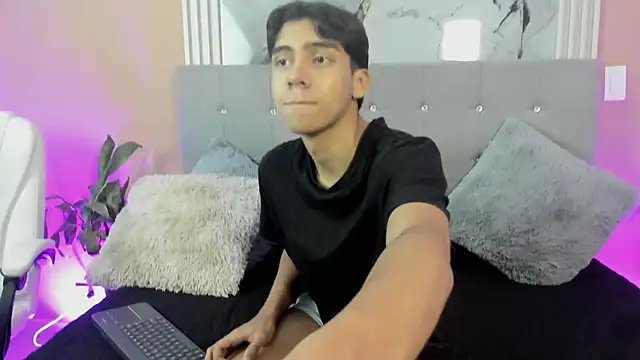 Eros Lux online show from April 13, 12:20 pm