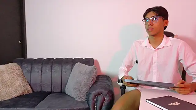 Snapshot of Eros_Lux chatting on June 11, 12:46 pm Eros Lux online show from June 11, 12:46 pm