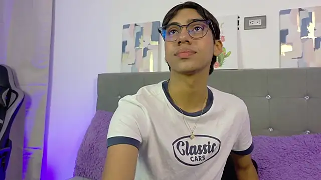 Snapshot of Eros_Lux chatting on July 16, 12:46 pm Eros Lux online show from July 16, 12:46 pm