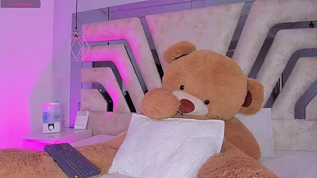 AuroraFlowers online show from March 31, 7:27 pm