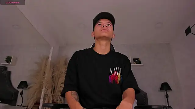 DylanRoyce  online show from May 20, 1:08 pm