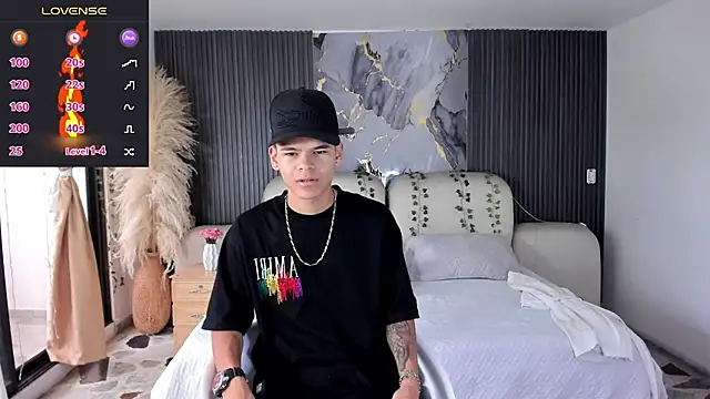 DylanRoyce  online show from March 17, 12:30 pm