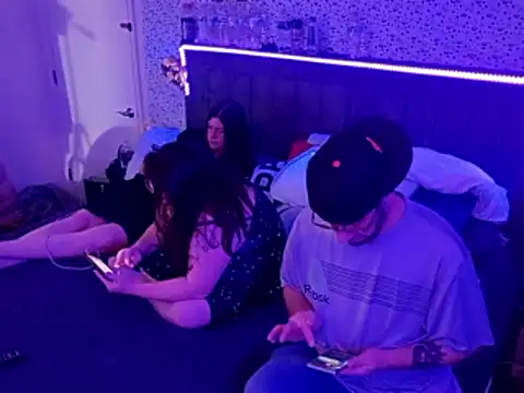 4dice06 online show from May 17, 4:45 am