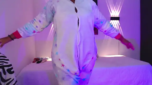 Bonnydopson07 online show from March 6, 7:20 pm