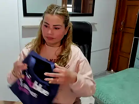 Julieta star  online show from March 9, 7:06 pm