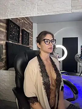 kendra leroy online show from April 10, 9:22 pm