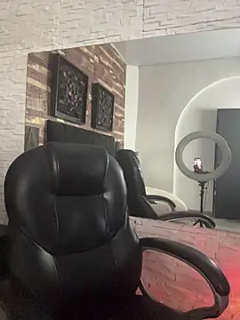 kendra leroy online show from April 7, 10:55 pm