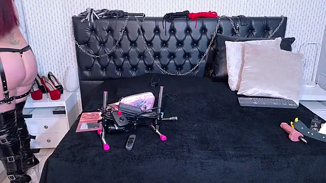 Snapshot of MollyRubio chatting on July 17, 1:41 pm MollyRubio online show from July 17, 1:41 pm