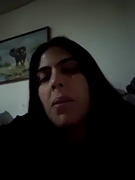 Snapshot of Perla_bella chatting on February 28, 12:43 am Perla bella online show from February 28, 12:43 am