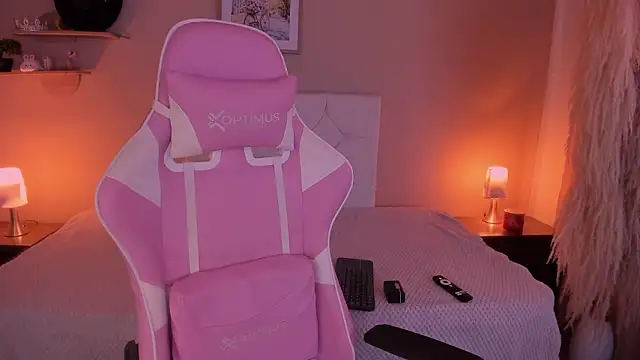 Dollhell online show from March 26, 11:30 am