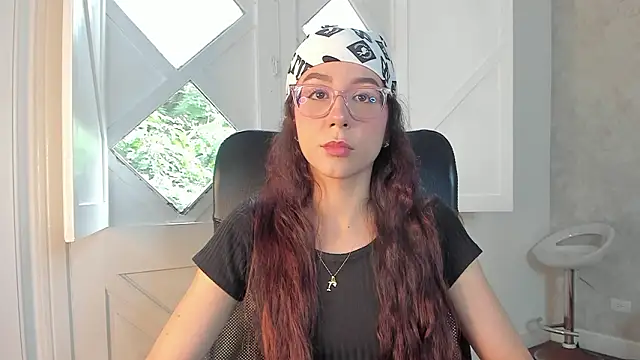 Snapshot of Arii_wilde chatting on February 26, 12:49 pm Arii wilde online show from February 26, 12:49 pm