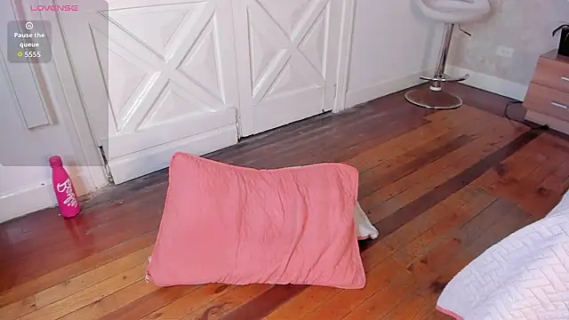 Snapshot of Arii_wilde chatting on March 2, 12:23 pm Arii wilde online show from March 2, 12:23 pm