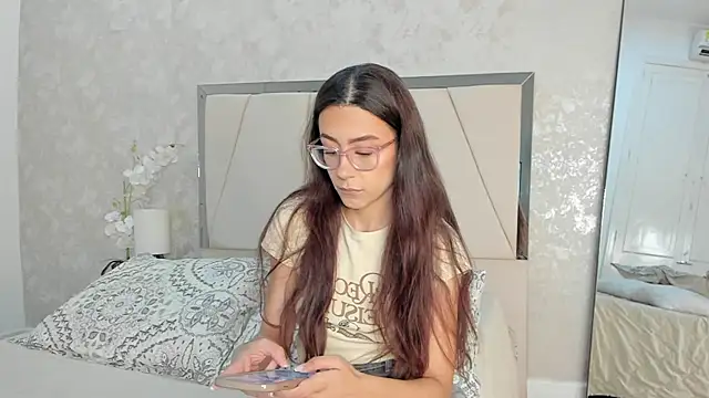 Arii wilde online show from April 13, 4:22 pm