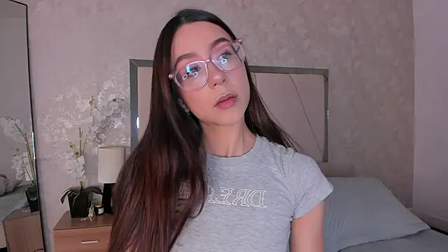 Snapshot of Arii_wilde chatting on June 2, 12:27 pm Arii wilde online show from June 2, 12:27 pm