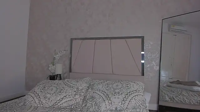 Arii wilde online show from April 14, 12:21 pm