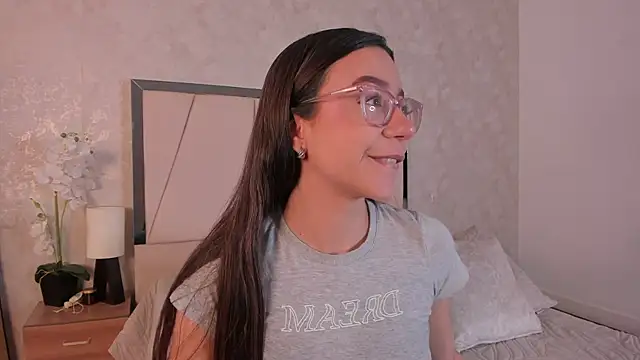Snapshot of Arii_wilde chatting on June 12, 12:14 pm Arii wilde online show from June 12, 12:14 pm