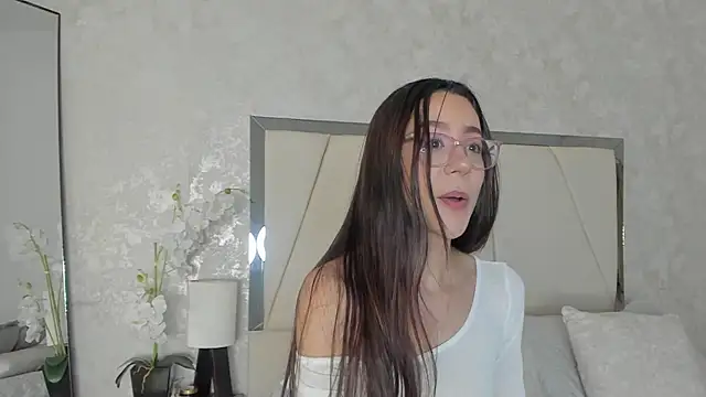 Snapshot of Arii_wilde chatting on June 7, 12:21 pm Arii wilde online show from June 7, 12:21 pm