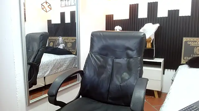 Snapshot of trevor_mob chatting on July 8, 5:57 pm trevor mob online show from July 8, 5:57 pm