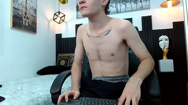 Snapshot of trevor_mob chatting on June 27, 5:41 pm trevor mob online show from June 27, 5:41 pm