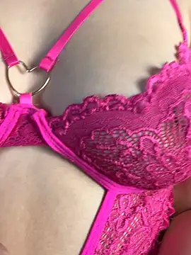 Snapshot of Ashleeyprincess01 chatting on May 4, 12:41 pm Ashleeyprincess01 online show from May 4, 12:41 pm