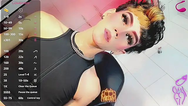 Snapshot of Gema_Jones_ chatting on July 11, 7:58 pm Gema Jones online show from July 11, 7:58 pm