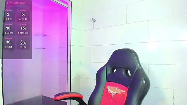 Gema Jones  online show from April 10, 7:32 pm