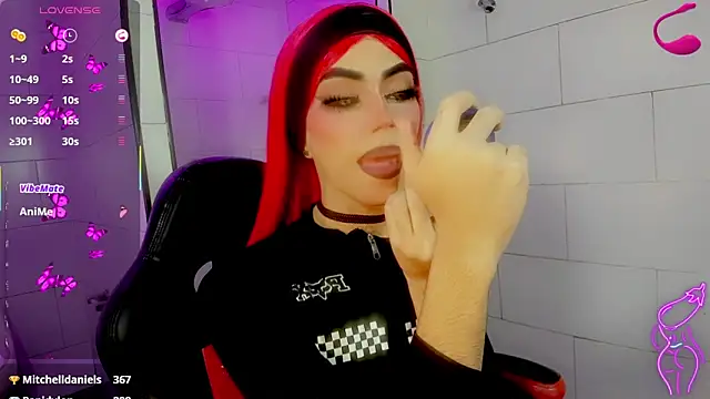 Gema Jones  online show from April 17, 8:11 pm