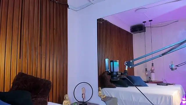 Laila-Miller online show from March 2, 5:08 am