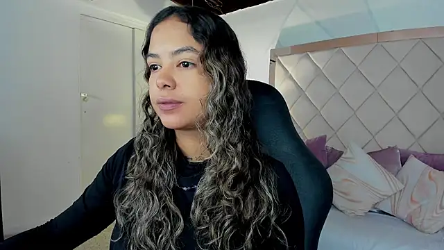 dulce lyraa1 online show from February 27, 4:23 am