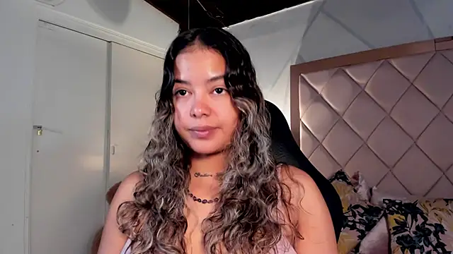 dulce lyraa1 online show from April 8, 4:14 am