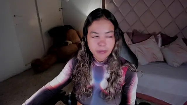 dulce lyraa1 online show from May 14, 4:09 am