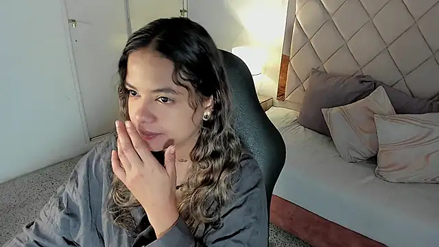 dulce lyraa1 online show from March 26, 4:11 am