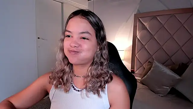 dulce lyraa1 online show from July 7, 4:26 am
