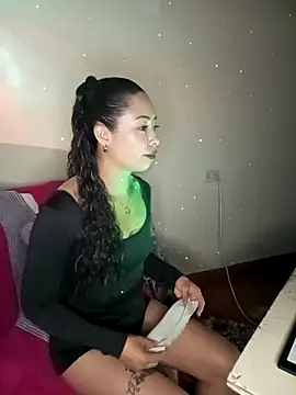 lina luxe  online show from February 25, 11:15 pm