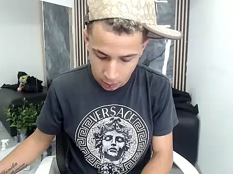 Hollmanhot online show from April 8, 2:02 am