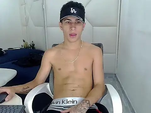 Hollmanhot online show from March 5, 2:08 am