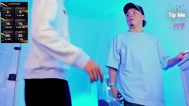 alex and christhoper online show from March 2, 5:08 am