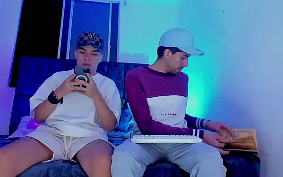 alex and christhoper online show from March 24, 4:12 am