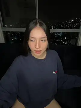 xluxulua online show from March 11, 1:43 am