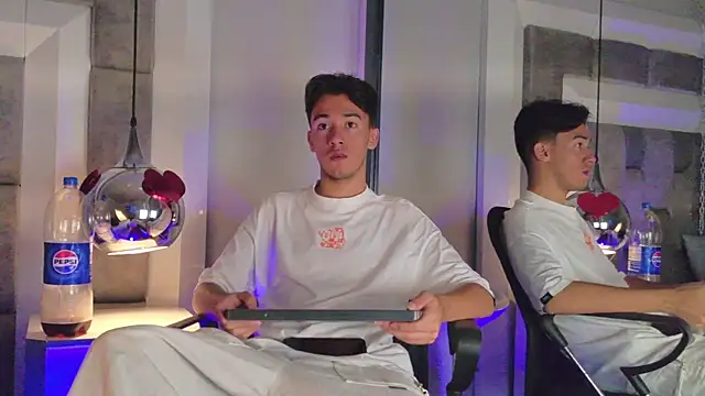 Austin Reedss online show from April 13, 12:42 pm