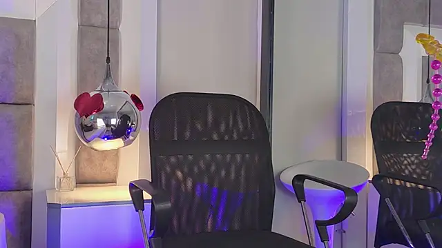 Austin Reedss online show from April 3, 12:44 pm