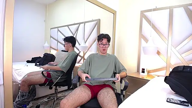 Austin Reedss online show from March 6, 3:34 am