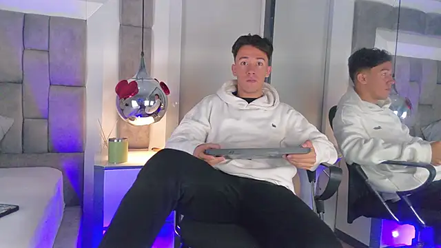 Austin Reedss online show from April 8, 1:23 pm