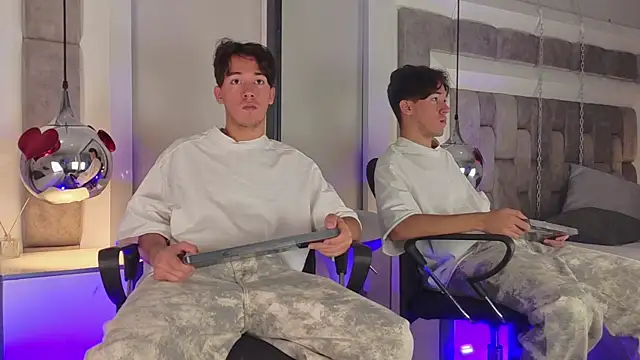 Austin Reedss online show from April 4, 2:12 pm