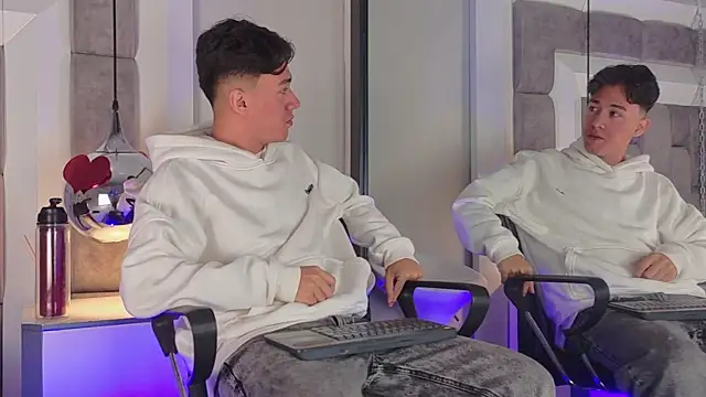 Austin Reedss online show from April 7, 1:24 pm