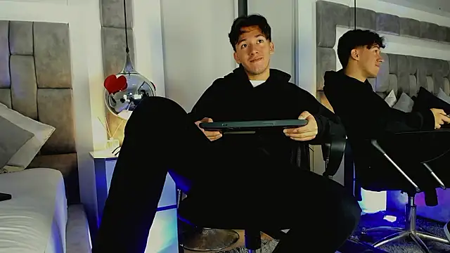 Austin Reedss online show from March 7, 12:43 pm